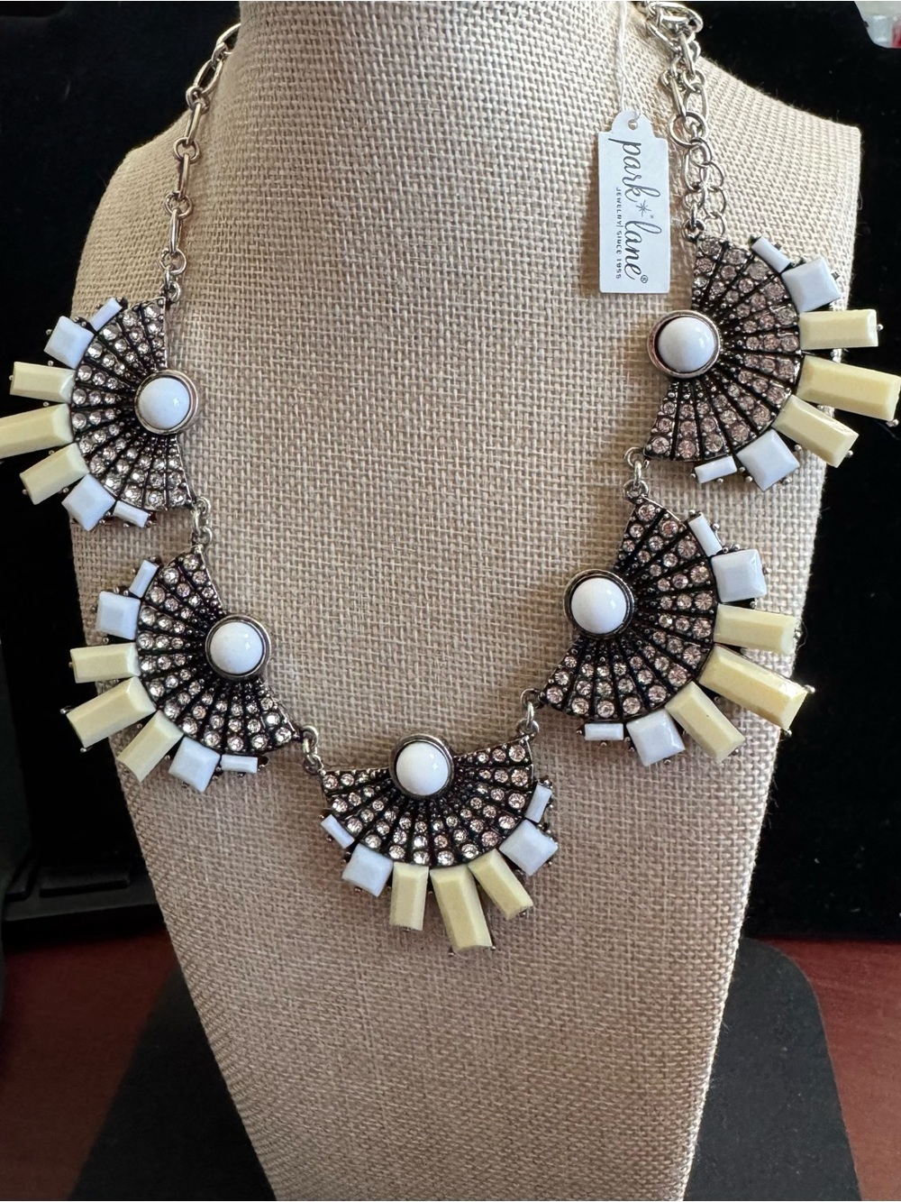 Park Lane Yellow /White /Black Statement Necklace w/ Silver Link Chain